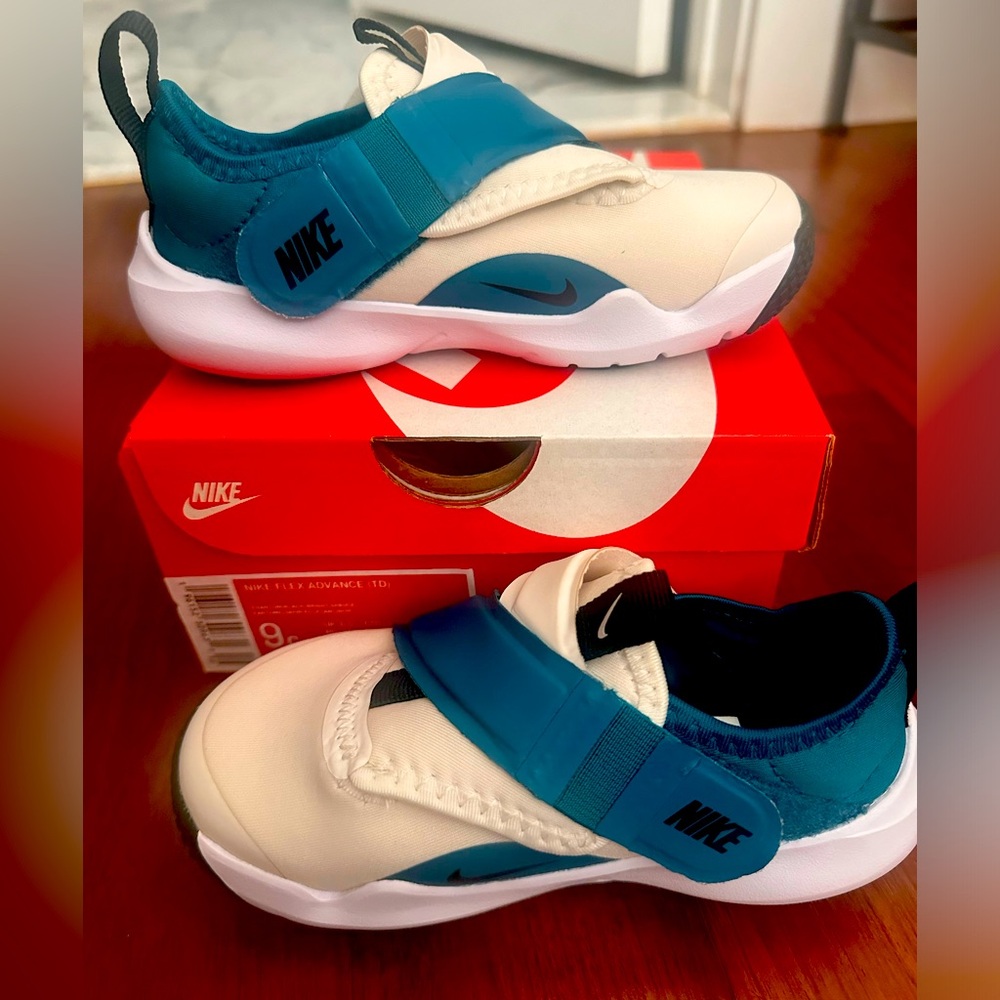 Toddler NIKE FLEX ADVANCE Sneakers